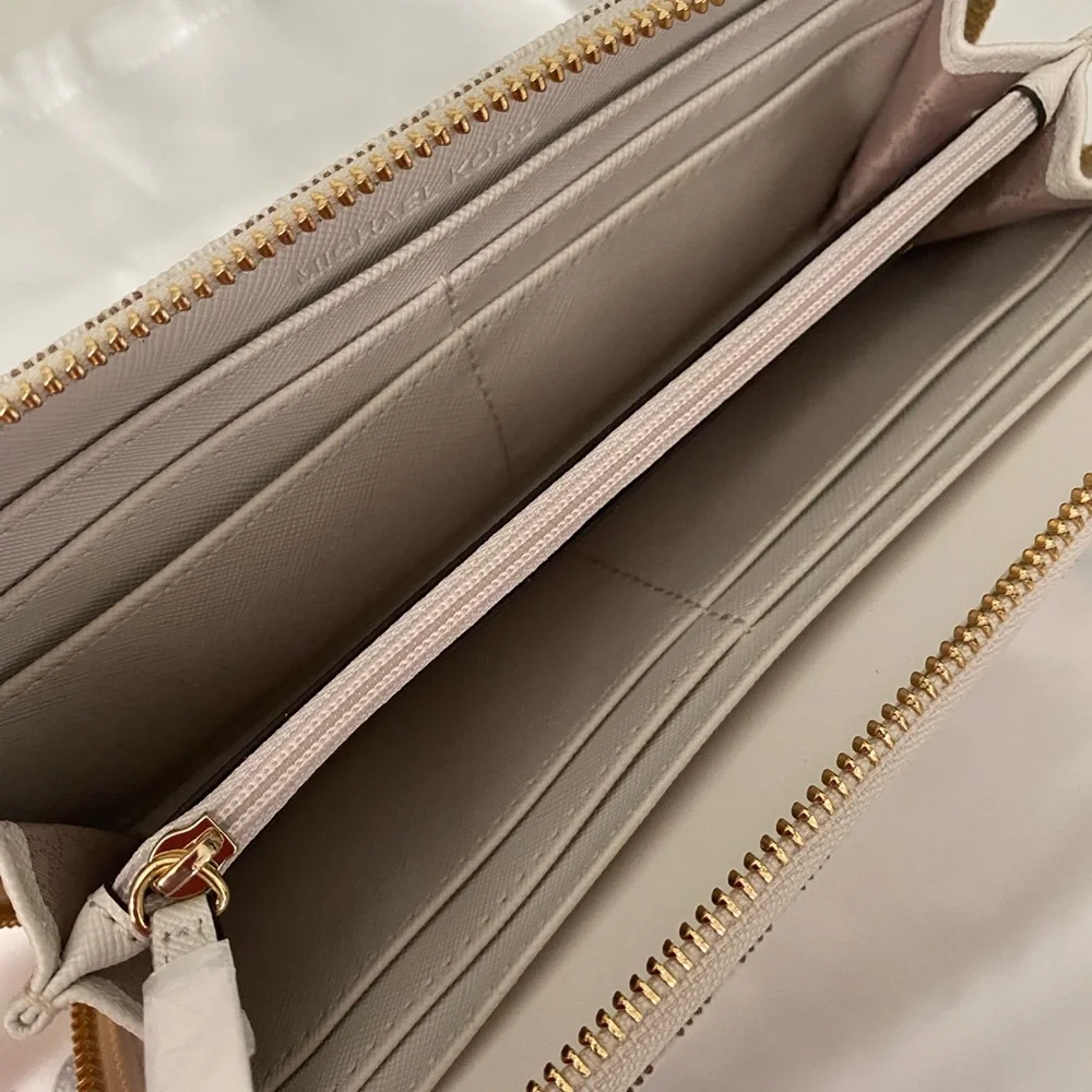 Michael Kors Grayson satchel with matching wallet - Picture 9 of 10